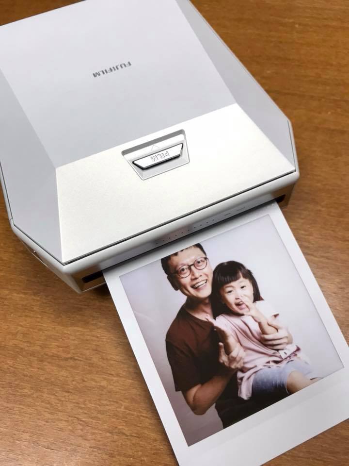 Preview of the Instax Share Square Printer SP-3 – KeithWee